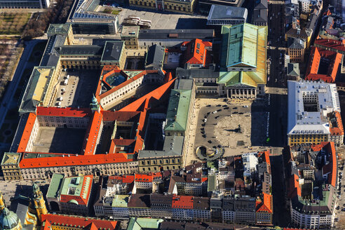 Deutschland, Bayern, München, Nationaltheater am Max-Joseph-Platz und in der Maximilianstraße - PED000099