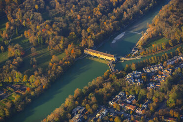 Deutschland, Bayern, München, Wehranlage Oberföhring an der Isar - PEDF000115