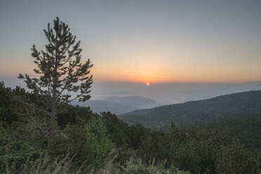 Bulgaria, Rila mountain range, sunrise - DEGF000485