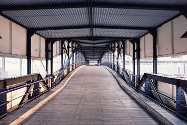 Germany, Hamburg, Uebersee bridge, landing pier - MSF004722