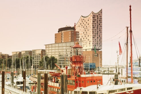 Germany, Hamburg, Elbphilharmonie and harbor in morning light - MSF004723