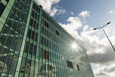 Estland, Tallinn, modernes Bürogebäude - FCF000758