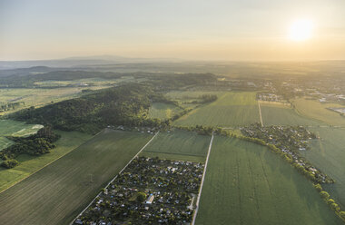 Deutschland, Luftaufnahme des Nördlichen Harzvorlandes mit Harzer Mittelgebirge im Hintergrund - PVCF000607