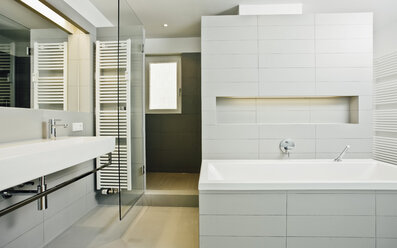 Modern bathroom - CHAF001046