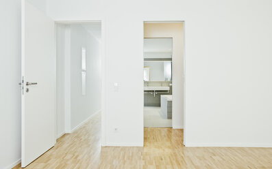 Corridor, room and bathroom - CHAF001047