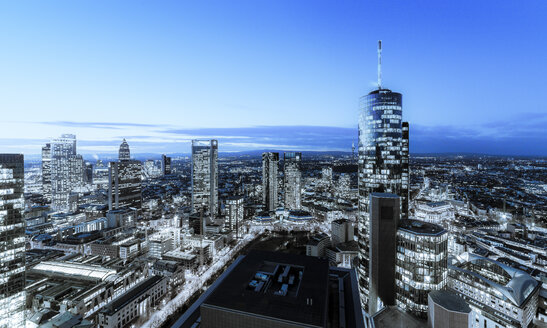 Deutschland, Hessen, Frankfurt, Stadtansicht, blaue Stunde - MPAF000026