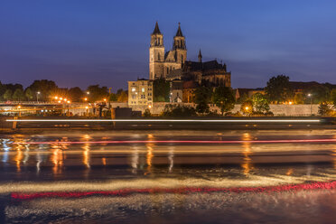 Germany, Magdeburg, Magdeburg Cathedral in the evening - PVCF000619