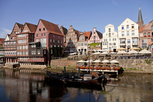 Germany, Lueneburg, Stint market, half-timbered and gable houses on Ilmenau river - PCF000173