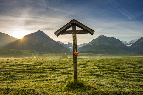 Deutschland, Bayern, Allgäu, Allgäuer Alpen, Feldkreuz, lizenzfreies Stockfoto