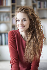 Portrait of smiling woman at home - RBF003123