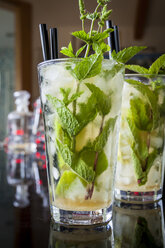 Zwei Gläser Mojito - JUNF000425