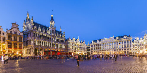 Belgien, Brüssel, Grand Place, Grote Markt, Maison du Roi am Abend - WDF003179