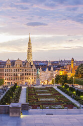 Belgium, Brussels, Mont des Arts, park and townhall tower, lower city in the evening - WDF003189