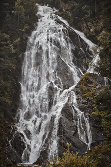 Österreich, Osttirol, Nationalpark Hohe Tauern, Kals am Großglockner, Wasserfall - RHF001050