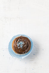 Cupcake mit Schokoladencreme und Zuckerperlen - MYF001136
