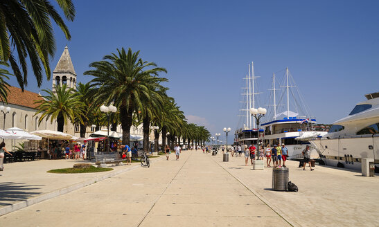 Kroatien, Trogir, Insel Ciovo, Riva und Domonikanische Abtei - BTF000331