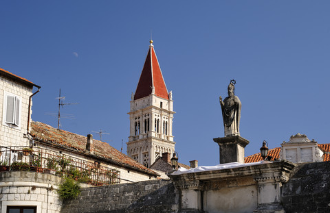 Kroatien, Trogir, Kathedrale des heiligen Laurentius, Kirchturm, lizenzfreies Stockfoto