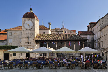 Kroatien, Trogir, Kathedrale des Heiligen Laurentius, Glockenturm und Loggia - BTF000341