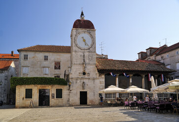 Kroatien, Trogir, Kathedrale des Heiligen Laurentius, Glockenturm und Loggia - BTF000342