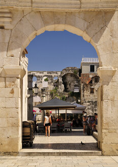 Kroatien, Split, Peristyl des Diokletianpalastes - BTF000363
