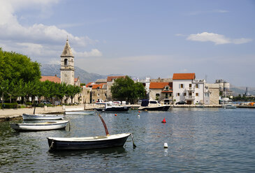 Kroatien, Kastela, Kastel Sucurac, Hafen und Kapelle - BTF000382