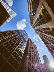 USA, Illinois, Chicago, High-rise buildings, View from below - DISF002163