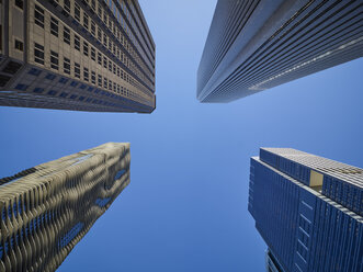 USA, Illinois, Chicago, Hochhäuser, Aqua Tower, Aon Center von unten - DISF002170