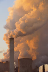 Germany, Neurath, close-up of a cimney of coal fired power station Niederaussem - RUEF001638