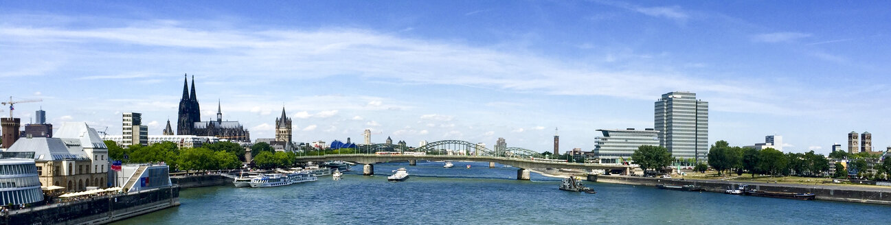 Deutschland, Köln, Panoramablick mit Rhein und Dom - ODF001233