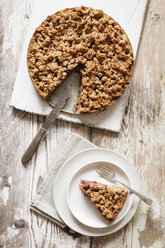 Plum crumble cake of whole spelt flour, sugar free and whole-food - EVGF002162