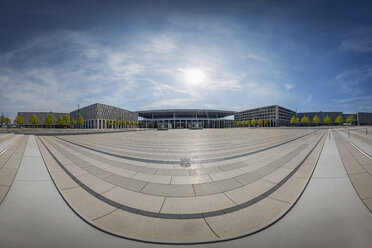 Deutschland, Flughafen Berlin Brandenburg, 180° Panoramablick auf den Terminalbereich - NK000400