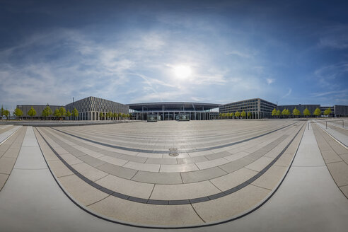 Deutschland, Flughafen Berlin Brandenburg, 180° Panoramablick auf den Terminalbereich - NK000400