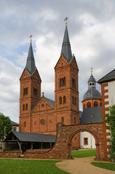 Deutschland, Hessen, Seligenstadt, Basilika St. Marcellinus und Petrus - SIEF006778