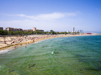 Spanien, Barcelona, Strand am Port Olimpic, Platja de Barceloneta - AMF004200