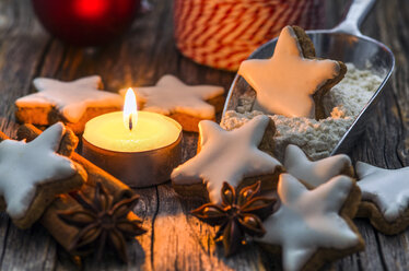 Home-baked cinnamon stars by candle light - ODF001282