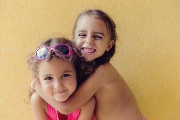 Portrait of two little girls - ERLF000083