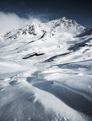 Österreich, Tirol, Ischgl, Winterlandschaft in den Bergen - ABF000644