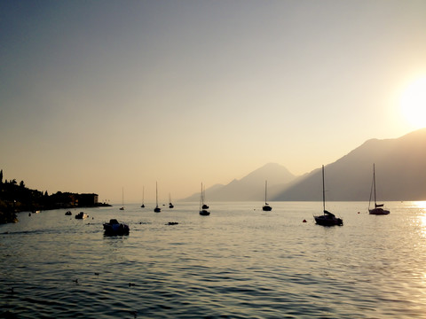 Italien, Gardasee bei Brenzone, lizenzfreies Stockfoto