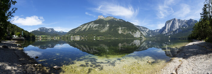 Österreich, Steiermark, Altaussee, See mit Trisselwand am Toten Gebirge - WWF003872