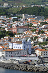 Portugal, Azoren, Terceira, Angra do Heroismo, Altstadt vom Monte Brasil aus gesehen - LBF001184