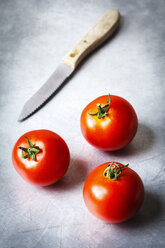 Rote Tomaten, Hingabe, Küchenmesser - EVGF002270