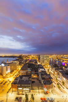 Belgien, Flandern, Antwerpen, Blick auf Eilandje, ehemaliges Hafengebiet am Abend - WDF003278