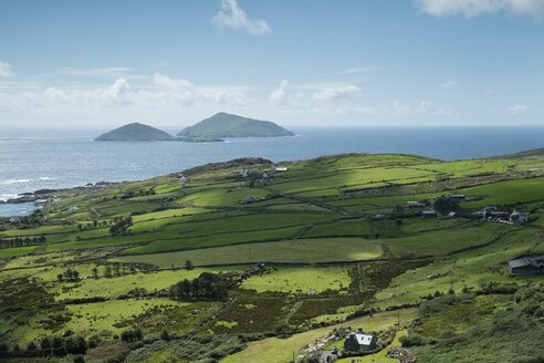 Irland, Grafschaft Kerry, Blick vom Ring of Kerry auf die Atlantikküste - ELF001577