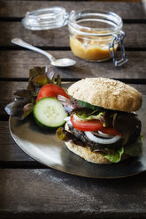 Hausgemachter Veggie-Burger, Pilz-Linsen-Fritten - EVGF002384
