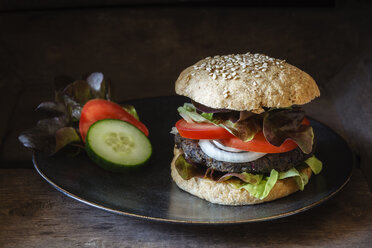 Hausgemachter Veggie-Burger, Pilz-Linsen-Fritten - EVGF002385