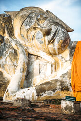 Thailand, Ayutthaya, liegende Buddha-Statue im Wat Lokayasutharam - EHF000225