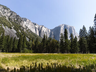 USA, Kalifornien, Yosemite-Nationalpark, Blick auf El Capitan - SBDF002236
