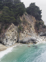 USA, California, Pacific Coast, National Scenic Byway, Big Sur, McWay Falls and McWay Cove, Julia Pfeiffer Burns State Park - SBDF002249