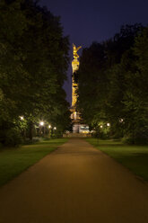 Deutschland, Berlin Siegessäule bei Nacht - NKF000405