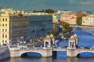 Russland, Sankt Petersburg, Lomonossow-Brücke und Fontanka-Fluss - KNTF000074